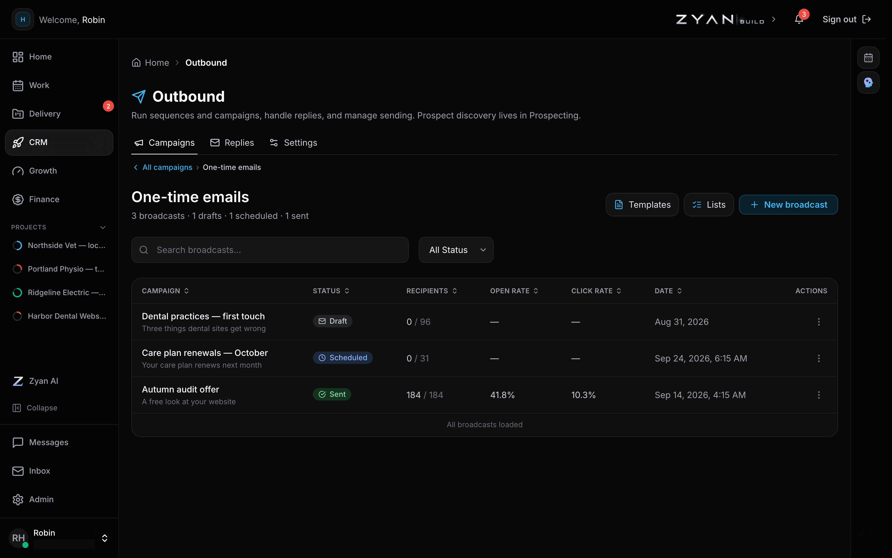 The one-time emails list with a sent, a scheduled and a draft broadcast, showing recipients, open rate and click rate